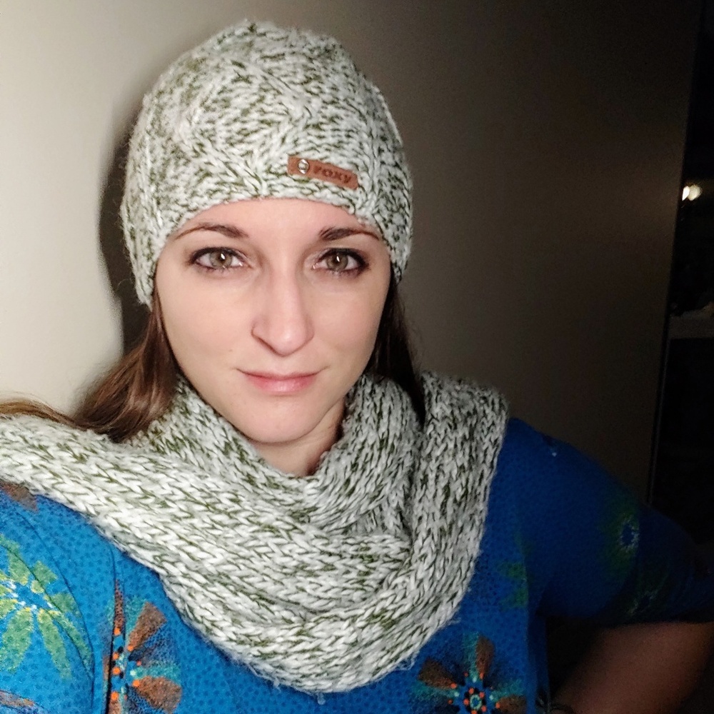 Roxy Hat and Scarf